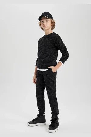 DeFacto Boy