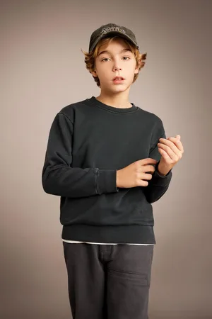 DeFacto Boy