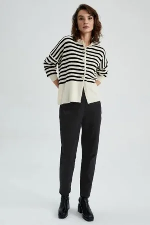 DeFacto Lina Comfort Mom Fit High Comfortable Fit Lightweight Slim Leg Waist Ankle Length Jean Trousers