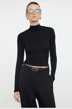 Trendyol Black High Collar Crop/Short Slim/Fitting Knitted Blouse