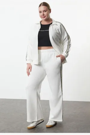 Trendyol Curve Ecru Stand Collar Oversize Fit Stripe Detailed Polar Fleece Knitted Plus Size Tracksuit