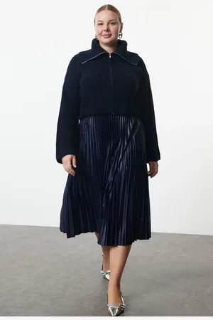 Trendyol Curve Navy Blue Elastic Elastic Waist Pleated Woven Plus Size Skirt