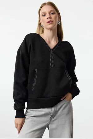 Trendyol Black Black Accessory Detailed Hooded Relaxed/Comfortable Fit Knitted Sweatshirt