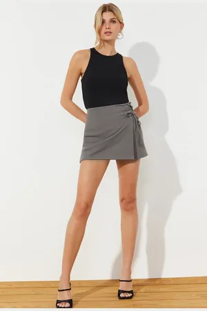 Trendyol Anthracite Eyelet Detailed Woven Shorts