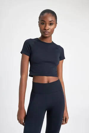 DeFacto Fit Crop Crew Neck Sportsman Seamless Short Sleeve T-Shirt