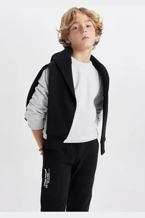 DeFacto Boy