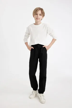 DeFacto Boy
