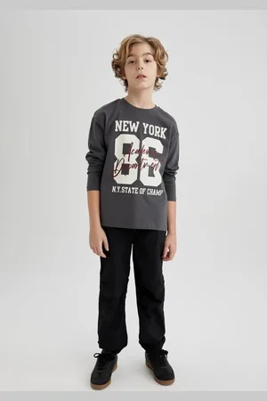 DeFacto Boy