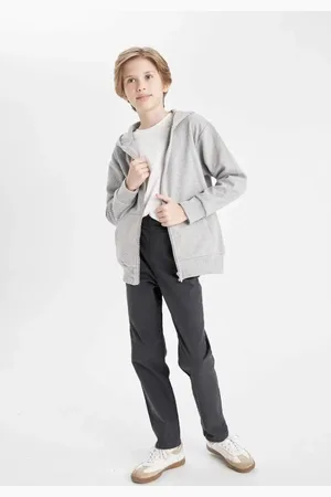 DeFacto Boy
