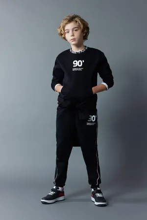 DeFacto Boy