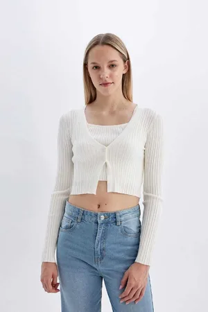 DeFacto Regular Fit Crop Buttoned V Neck Knitted Cardigan