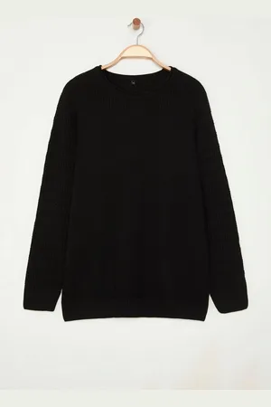 Trendyol Black Slim Fit Crew Neck Textured Knitwear Plus Size Sweater