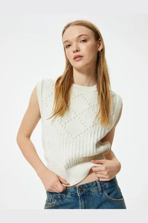 Koton Knitted Textured Sweater Crew Neck Sleeveless