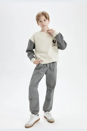DeFacto Boy