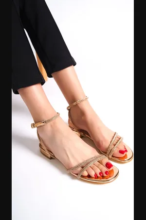 Capone Outfitters Oval Toe Front Stoned Double Strap Short Heel Mirror Fabric Women