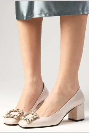 Mio Gusto Valeri Beige Color Patent Leather Blunt Toe Women