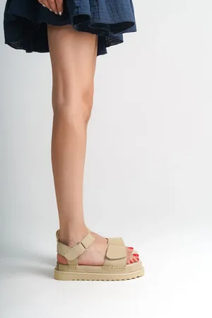 Capone Outfitters Women