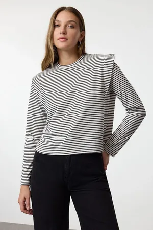 Trendyol Ecru*001 100% Cotton Padded Look Basic Crew Neck Knitted T-Shirt