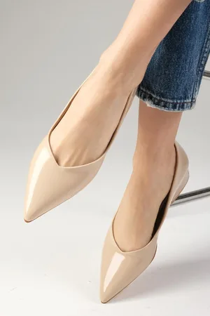Mio Gusto Marie Nude Colored Patent Leather Low Heeled Women