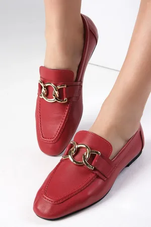 Mio Gusto Dakota Genuine Leather Red Color Chain Accessory Flat Toe Women