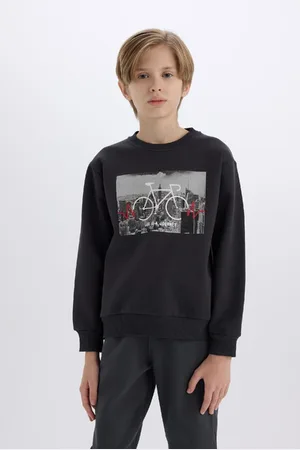DeFacto Boy