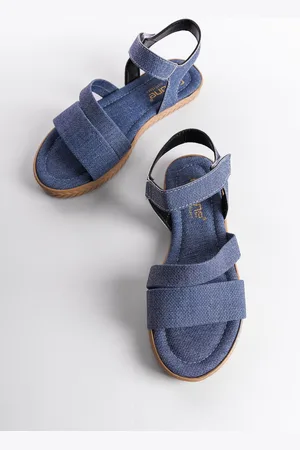 Capone Outfitters Thick Double-Strapped Women
