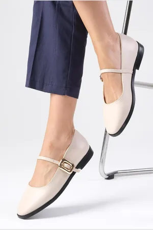 Mio Gusto Camille Beige Color Side Buckle Women