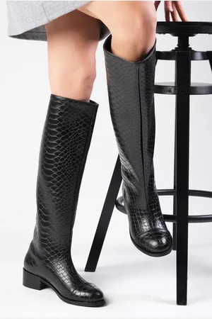 Mio Gusto Parley Black Color Alligator Printed No Zipper With Thin Faux Für Lined Women