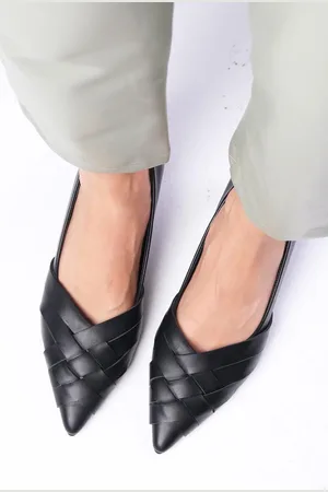 Mio Gusto Peyton Black Color Pointed Toe Women