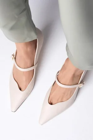 Mio Gusto Solene Beige Color Chunky Pointed Toe Women