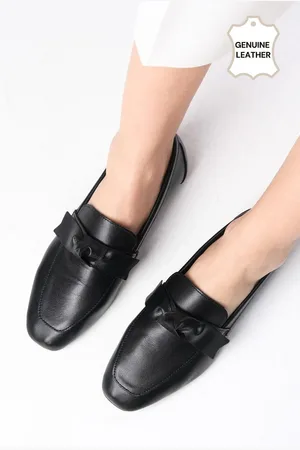 Mio Gusto Candy Genuine Leather Black Color Bow Accessory Blunt Toe Women