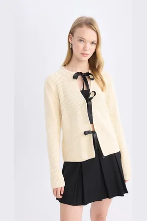 DeFacto Regular Fit Crew Neck Tied Knitwear Cardigan E2271AX24CW