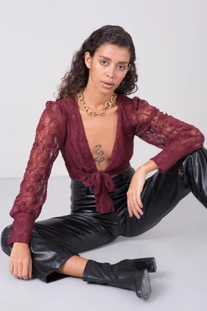 By Sally Vínová halenka s vázáním BSL