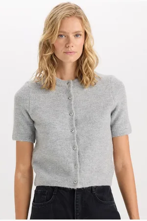 DeFacto Regular Fit Crew Neck Basic Plain Buttoned Short Sleeve Knitted Cardigan
