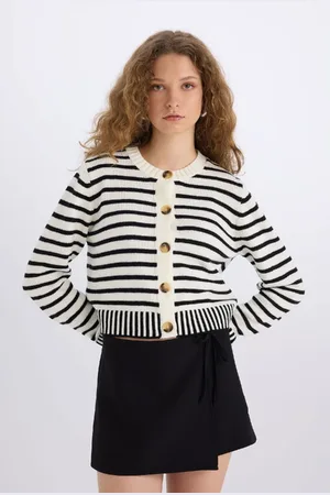 DeFacto Coool Regular Fit Striped Crew Neck Buttoned Knitwear Cardigan