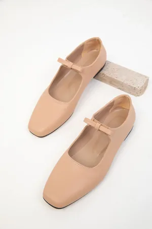 SOHO Ten Women Ballerinas (19788)