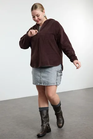 Trendyol Curve Brown Thick Fleece Hooded and Zippered Oversize Knitted Plus Size Sweatshirt