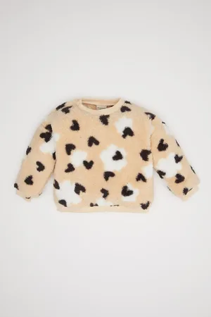 DeFacto Baby Girl Regular Fit Crew Neck Heart Patterned Soft Furry Inside Welsoft Plush Sweatshirt D6196A5N