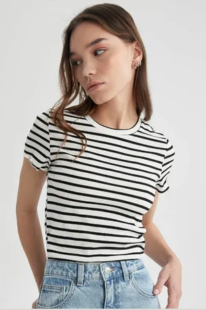 DeFacto Fitted Crew Neck Striped Corduroy Basic Short Sleeve T-Shirt K1965az24sm