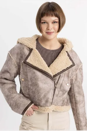 DeFacto Regular Fit Hooded Faux Für Inside Crop Faux Leather Jacket