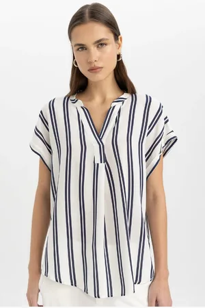 DeFacto Regular Fit Crew Neck Striped Crinkle Fabric Short Sleeve Blouse U5300az24sm