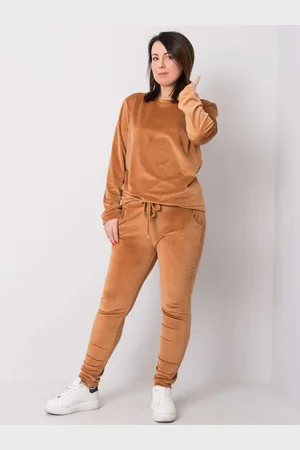 RELEVANCE Velurová velbloudí sada velké velikosti