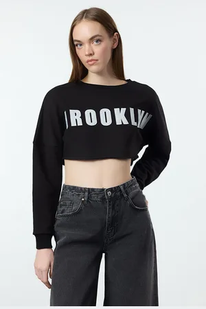 Trendyol Black Applique Embroidered Relaxed Super Crop Chunky Knit Sweatshirt
