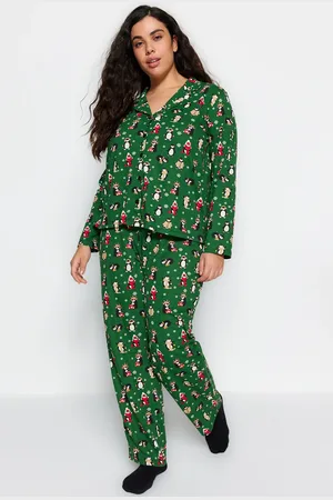 Trendyol Curve Green Shirt Collar New Year Themed Knitted Pajama Set