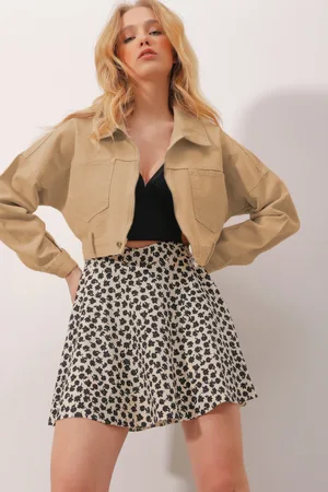 Trend Alacati stili Dámské béžové dvojité kapsy na zip Crop džínová bunda