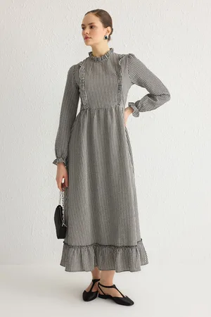 Trendyol Black Gingham Patterned Ruffle Detailed Woven Dress