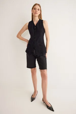 Trendyol Black Stitch Detail Fitted Denim Vest with Belt Buckle on the Back