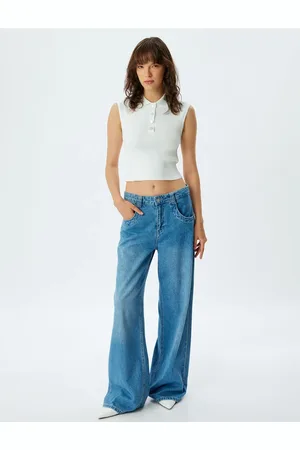 Koton Sleeveless Buttoned Polo Collar Crop Knitwear Top