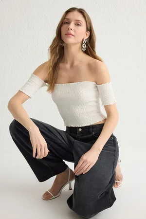 Trendyol White Fitted/Body Carmen Fitted Collar Crop Gipel Flexible Knitted Knit Blouse