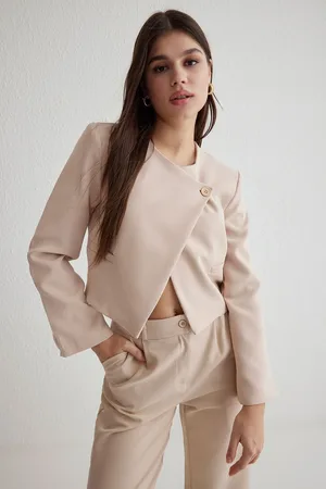 Trendyol Beige Asymmetric Closure Crop Jacket